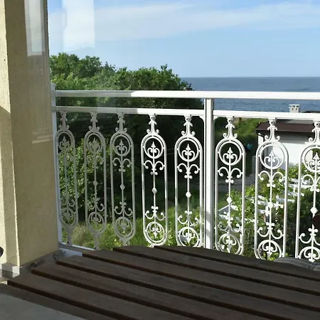 синя луна Къща за гости
