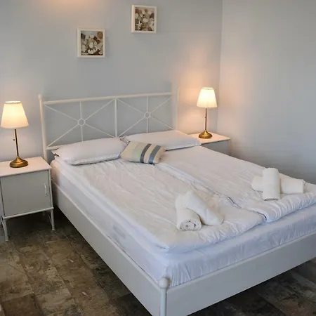 синя луна Лозенец