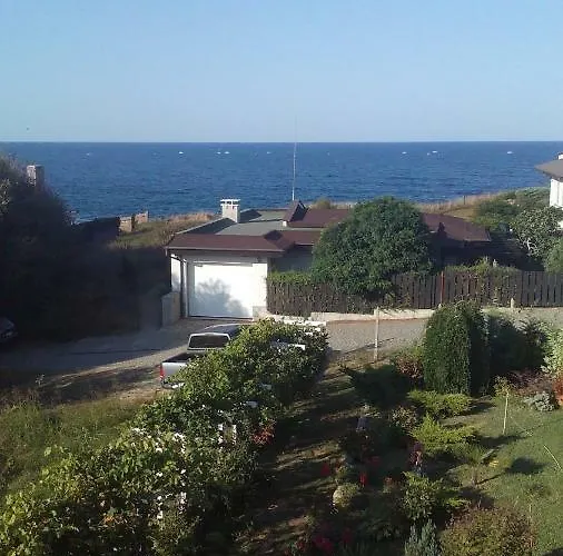 синя луна 4*