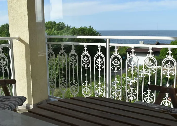 синя луна Guest house